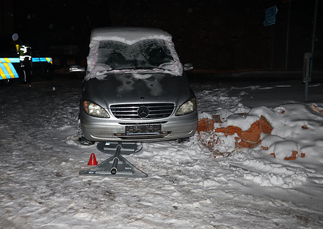 idika v Letohrad pod vlivem alkoholu narazila do rodinného domu, pokodila...