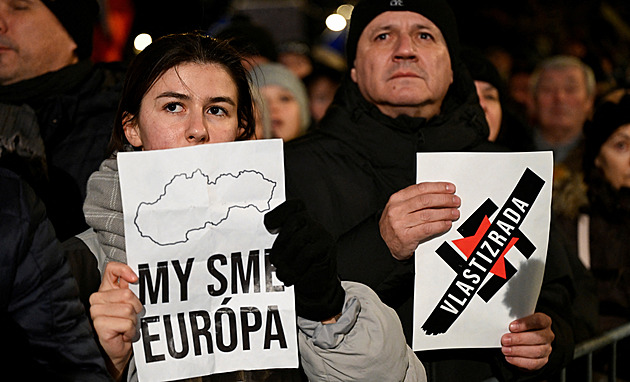 Slováci vyjdou do ulic. Napětí kolem demonstrací zvýšily Ficovy řeči o puči
