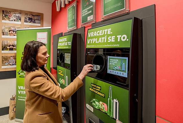 Záloha petek nanečisto. Lidé vrátili do Kauflandu a Lidlu více než 1,4 milionu obalů