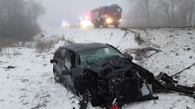 idi osobního auta se u Horní Lodnice pi pedjídní v husté mlze srazil s...