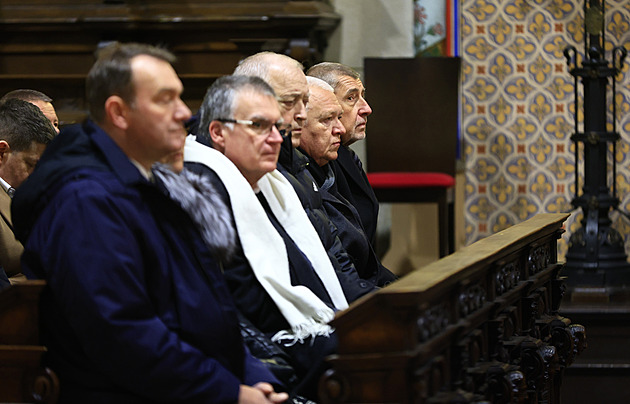 Se zesnulým poslancem Ferancem se přijeli rozloučit i Babiš či Schillerová