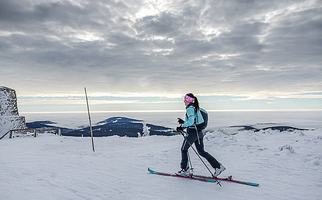 Skiareály se připravují na sezonu. Investice do zasněžování i zdražené skipasy