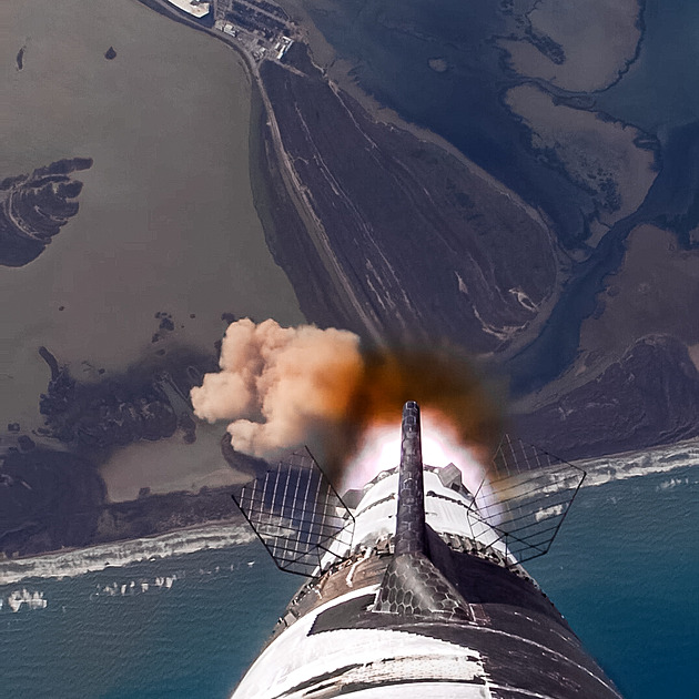 Muskovi se podařilo část rakety chytit „mechanickou godzillou“, o druhou přišel