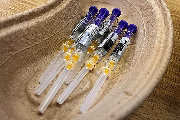 Okování lidí z Hulvácké ulice v ostravském obvodu Jih. V lokalit ádí nákaza...