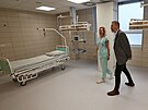 Vedouc� l�ka�ka JIP Kamila Papugov� prov�d� n�v�t�vn�ky kompletn�...