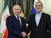 Ruský prezident Vladimir Putin a jeho íránský protjek Masúd Pezekján v...