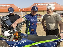 Prezident Petr Pavel na sedma�ty�icátém ro�níku Rallye Dakar 2025, který se...