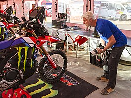 Prezident Petr Pavel na sedma�ty�icátém ro�níku Rallye Dakar 2025, který se...