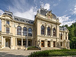 Cílem bylo provést kompletní rekonstrukci budovy a jejího bezprostedního okolí...