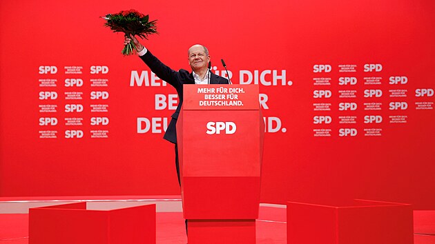 N�meck� soci�ln� demokracie (SPD) na sjezdu v Berl�n� zvolila Olafa Scholze sv�m kandid�tem na kancl��e. (11. ledna 2025)