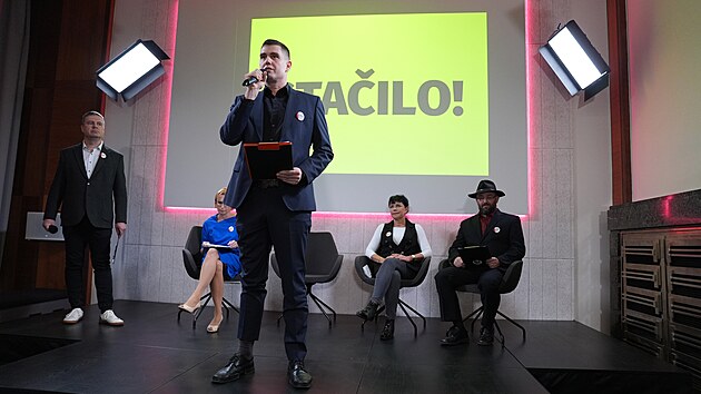 Tiskov� konference uskupen� Sta�ilo! k podpisu memoranda o spolupr�ci ve sn�movn�ch volb�ch mezi KS�M, �SNS a SD-SN. (15. ledna 2025)