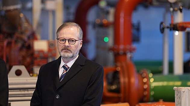 Premi�r Petr Fiala a ministr financ� Zbyn�k Stanjura (oba ODS) zav�tali do centr�ln�ho tankovi�t� ropy v Nelahozevsi. (14. ledna 2025)