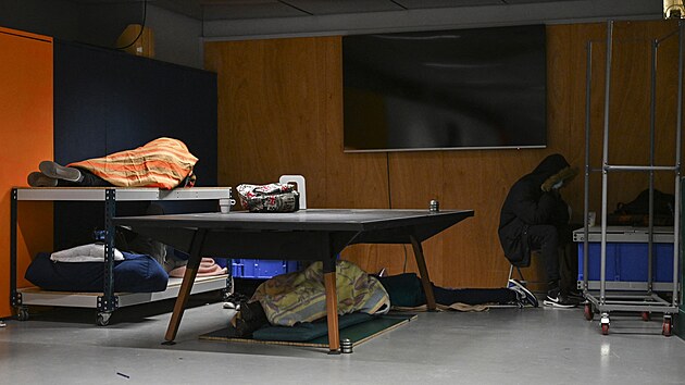 Migranti se usadili v divadle Gaite Lyrique v Pa��i. (11. prosince 2024)