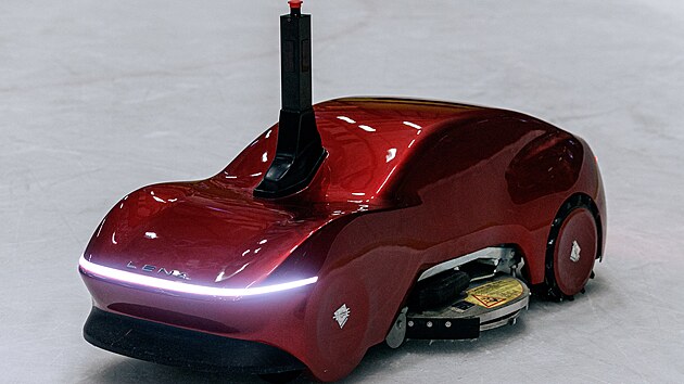 Aut��ko na ovl�d�n�? Kdepak, toto je o�ez�va� ledu, kter� pou��vaj� v Uni�ov�.