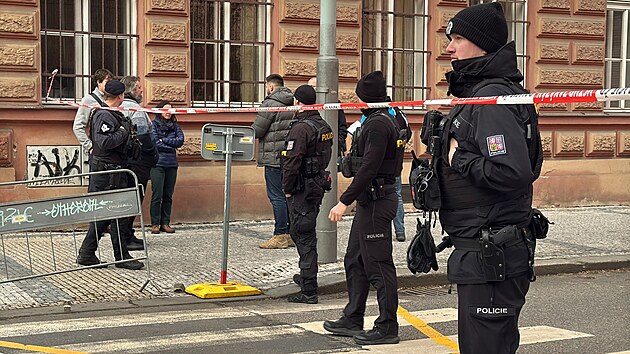 Zsah policie u podezel ltky v ulici Pernerova na Praze 8. (10. ledna 2025)