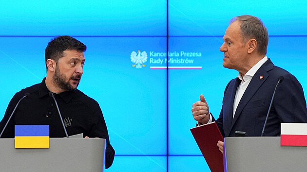 Polsk� premi�r Donald Tusk se ve Var�av� setkal s ukrajinsk�m prezidentem Volodymyrem Zelensk�m. (15. ledna 2025)