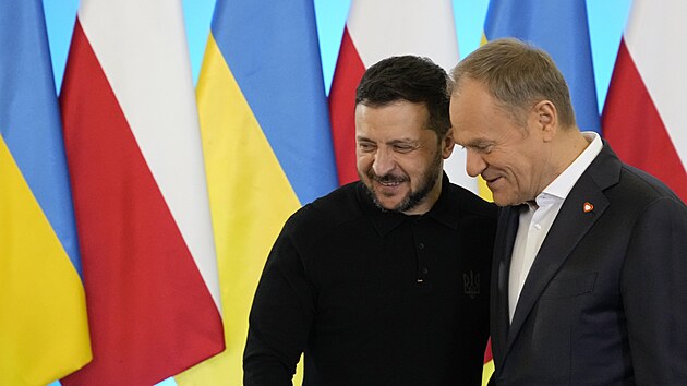 Polsk� premi�r Donald Tusk se ve Var�av� setkal s ukrajinsk�m prezidentem Volodymyrem Zelensk�m. (15. ledna 2025)