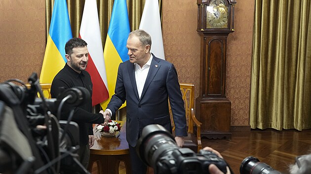 Polsk� premi�r Donald Tusk se ve Var�av� setkal s ukrajinsk�m prezidentem Volodymyrem Zelensk�m. (15. ledna 2025)