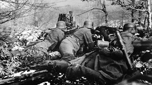 P��slu�n�ci wehrmachtu bojuj� s jugosl�vsk�mi partyz�ny. (29.b�ezna 1943)