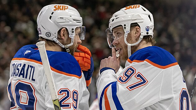 McDavid kaptanın jestini gösterdi. Çünkü takımın iyiliği daha küçük bir maaş aldı