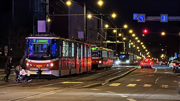 V Praze na Vr�ovick�m n�m�st� srazila tramvaj mu�e. (12. ledna 2025)