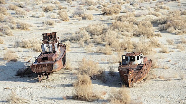 Vyschl� Aralsk� jezero se stalo h�bitovem pro lod�.