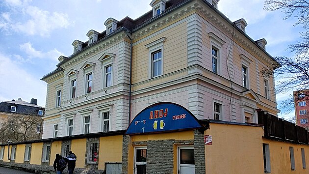 B�val� ubytovna v a�sk� Moravsk� ulici se zm�n� na bytov� d�m. Nejprve p�jde k zemi nevzhledn� p��stavba.