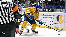Rytí�i Kladno - Energie Karlovy Vary. Domácí Jaromír Jágr u puku.