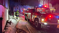 Po�ár o rozsahu 15 na 15 metr� se sedmi jednotkám poda�ilo zlikvidovat tém�� po...