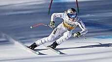 Ester Ledecká bojuje ve sjezdu v Cortin dAmpezzo.