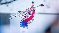 Tereza Voborníková odjí�dí ze st�elnice ve vytrvalostním závod� Sv�tového...