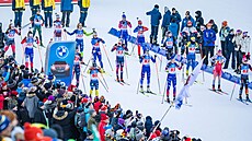 Start �tafetového závodu �en Sv�tového poháru v Ruhpoldingu.
