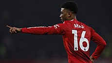 Amad Diallo z Manchesteru United slaví trefu proti Southamptonu.