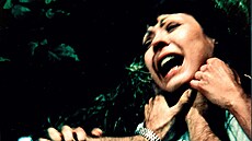 Dagmar Patrasová v roli ob�ti sexuálního násilníka ve filmu Smrt stopa�ek,...