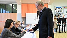 První den doplovacích senátních voleb v obvodu Brno-msto. Poprvé mohli volii...