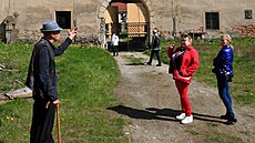 Zámek v m�ste�ku Glogówek na snímku z �ervence 2017