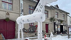 Jako pouta�e na kavárnu Ková�ova Kobyla v Jimramov� slou�í samoz�ejm� d�ev�ní...