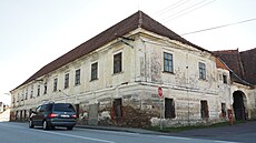 Zájezdní hostinec, p�ep�ahací stanice, v minulosti i sídlo místních...