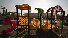 Kalifornskými po�áry roztavené d�tské h�i�t� ve m�st� Altadena. (10. ledna 2025)