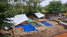 Archeologové v pra�ském B�evnov� nalezli mimo�ádn� rozsáhlé vále�né poh�ebi�t�...