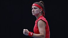 Karolína Muchová se hecuje ve druhém kole Australian Open.