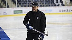 Michal Birner na tréninku s libereckými hokejisty.