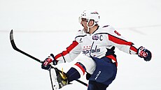 Alexandr Ove�kin slaví vít�znou trefu proti Ottaw�.