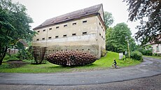 Barokní sýpka u Jablonného v Podjetdí se zmnila v místo, kde se konají...