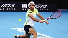 Bekhendový úder Tomáe Macháe ve tetím kole Australian Open