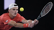 Úder Jakuba Men�íka ve druhém kole Australian Open