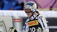 Ester Ledecká v cíli super-G na Sv�tovém poháru v Cortin�.