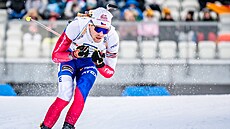 Adam Václavík bí muský sprint v Oberhofu.