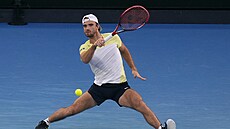 Tomá� Machá� odehrává mí�ek ve t�etím kole Australian Open.