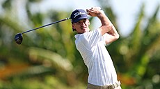 Golfista Petr Hrubý b�hem finálového kola turnaje na Bahamách.